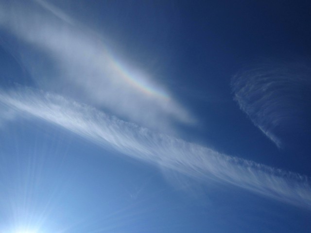 2011/12/29 生きているかのように動いていく龍のような雲。時折り、虹を見せてくれたり、感動のひと時でした。